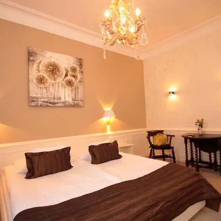 Hotel Oberkirch am Münsterplatz-3